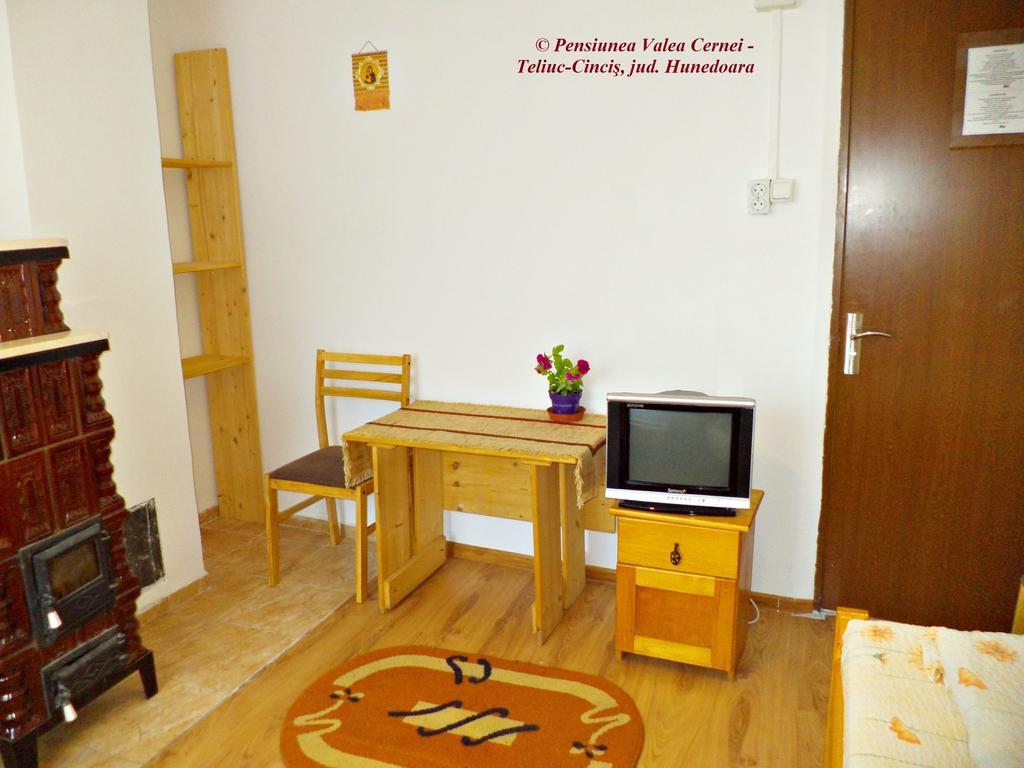 Pensiunea Valea Cernei Teliucu Inferior Quarto foto