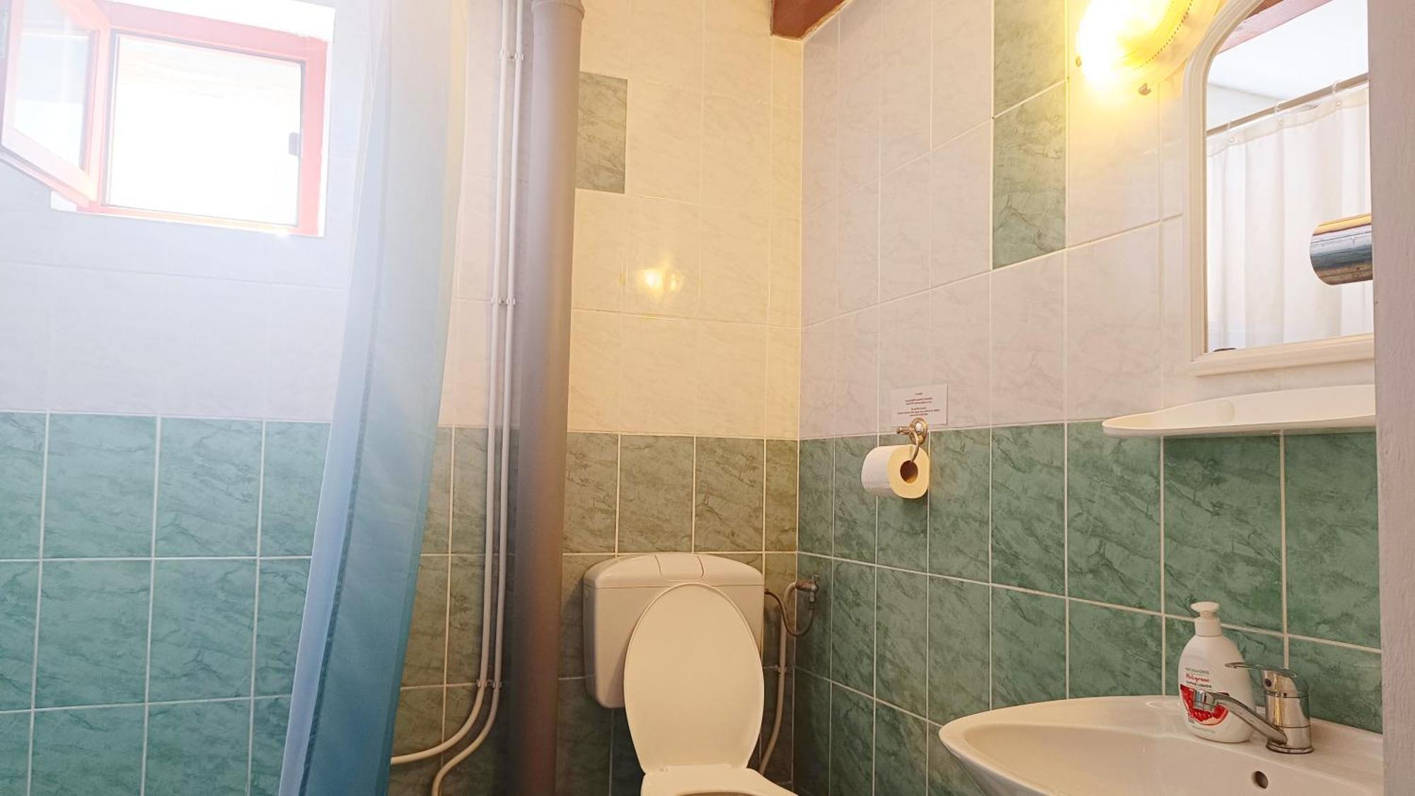 Pensiunea Valea Cernei Teliucu Inferior Exterior foto
